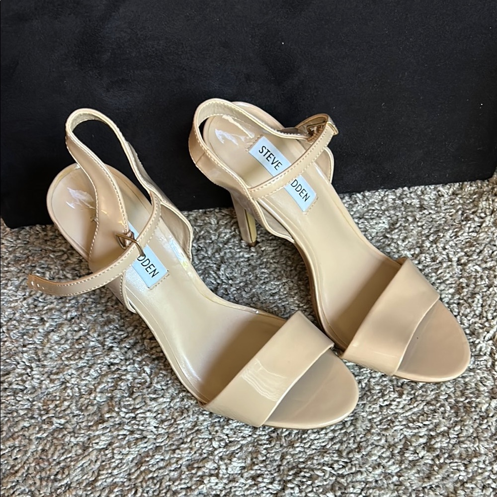 Steve Madden Nude Heels